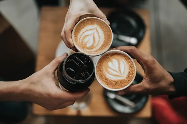 Sajian kopi pilihan dan fresh pastry manis Noka Cafe